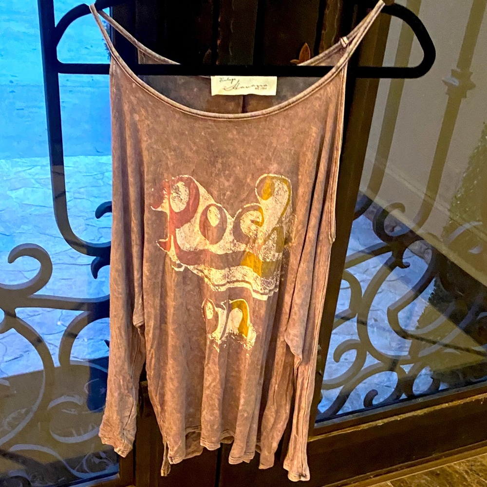 Vintage-Inspired Washed grayish -Purple Graphic Tank Top - rock on 🎸